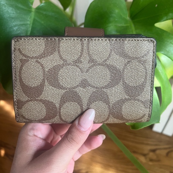 Coach Wallet - Picture 3 of 7